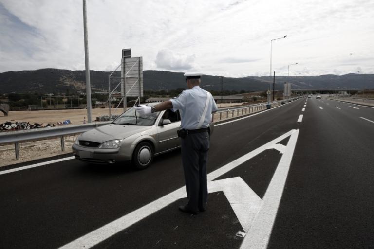 Θρίλερ στη Γλυφάδα! Μαχαίρωσε τροχονόμο μετά την… κλήση!