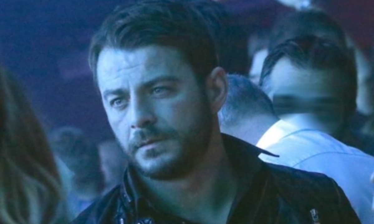 Γιώργος Αγγελόπουλος: Τα νυχτοπερπατήματά του στην Αθήνα! [pics,vid]