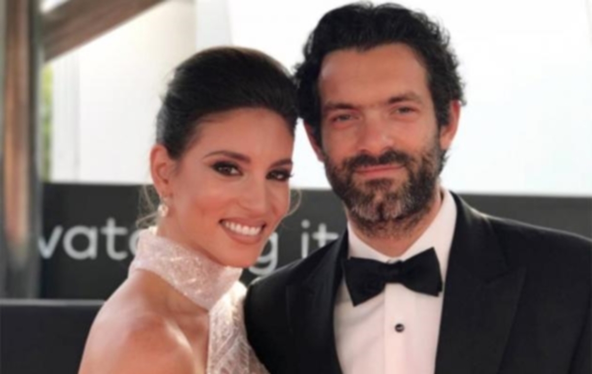 Αθηνά Οικονομάκου – Φίλιππος Μιχόπουλος: Ο πολιτικός γάμος στο Γύθειο και το party με θέα τη θάλασσα [pics]