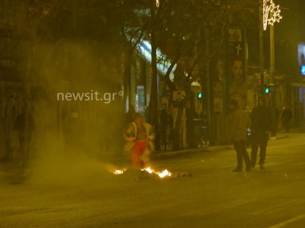 «Μυρίζει μπαρούτι» στο Πολυτεχνείο – Κλειστή η Πατησίων [pics]