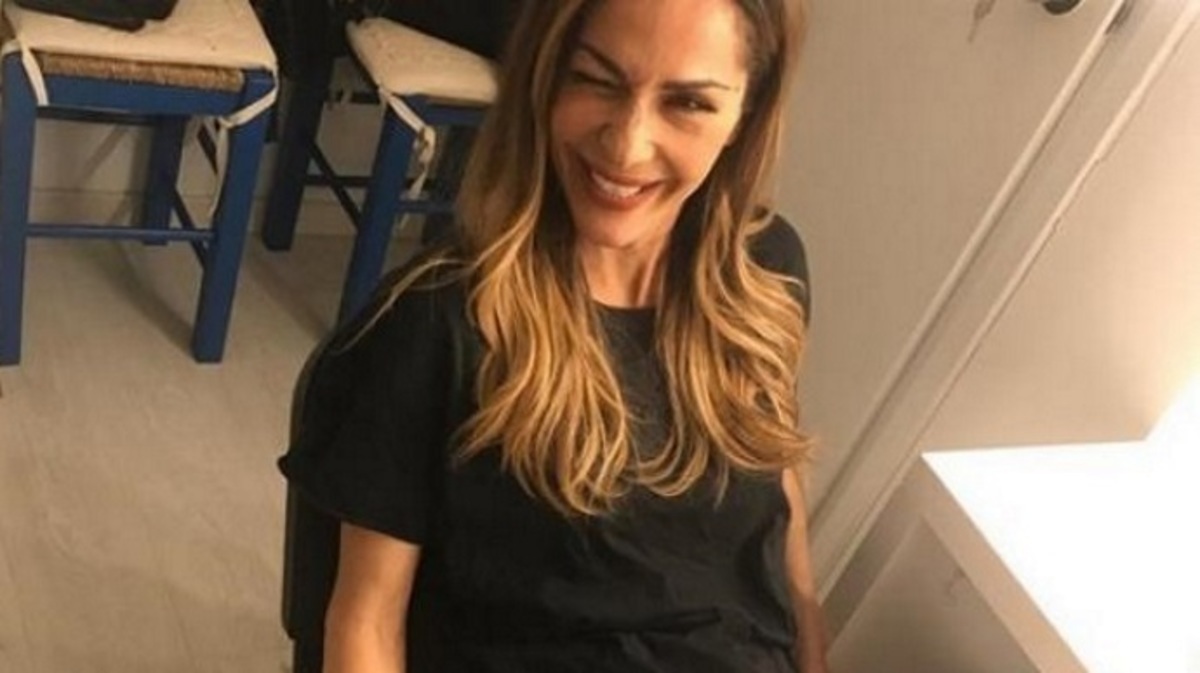 Η σέξι εμφάνιση της Δέσποινας Βανδή στο καμαρίνι του Mamma Mia! [pic,vid]