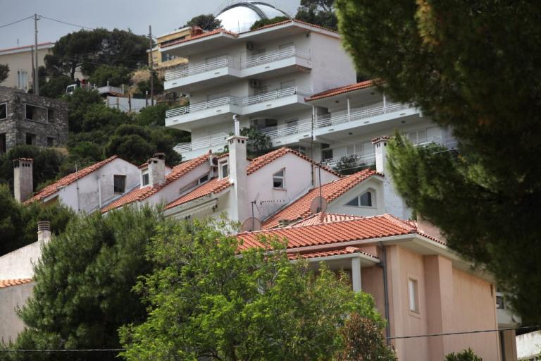 ΕΝΦΙΑ: Βόμβα με αυξήσεις στον φόρο – Θα την πληρώσουν οι ιδιοκτήτες με χωράφια ή ακίνητα στις πόλεις