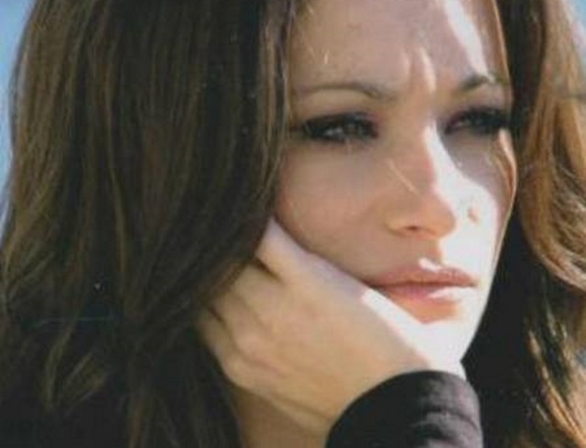 Σοκάρει η Μάρω Λύτρα! Θέλει να “ξεσκεπάσει” διάσημο Έλληνα που την παρενόχλησε σεξουαλικά!