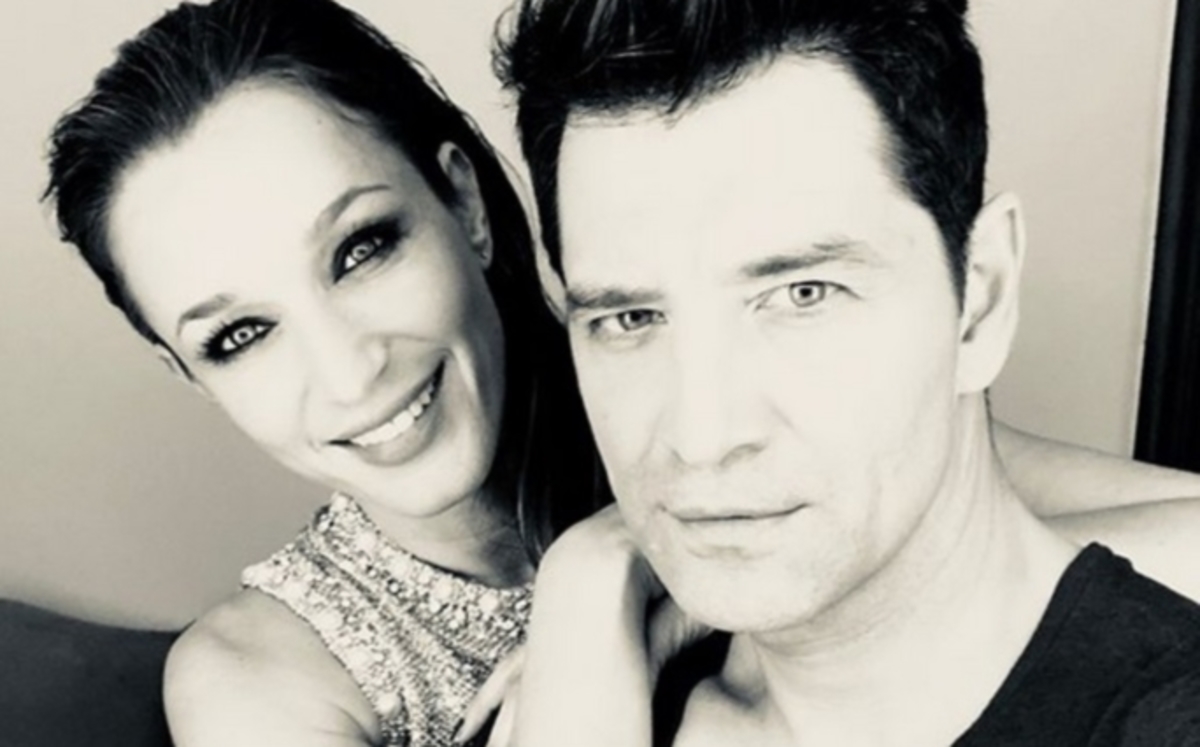 Σάκης Ρουβάς – Κάτια Ζυγούλη: Το φλερτ τους στη σκηνή [vid]