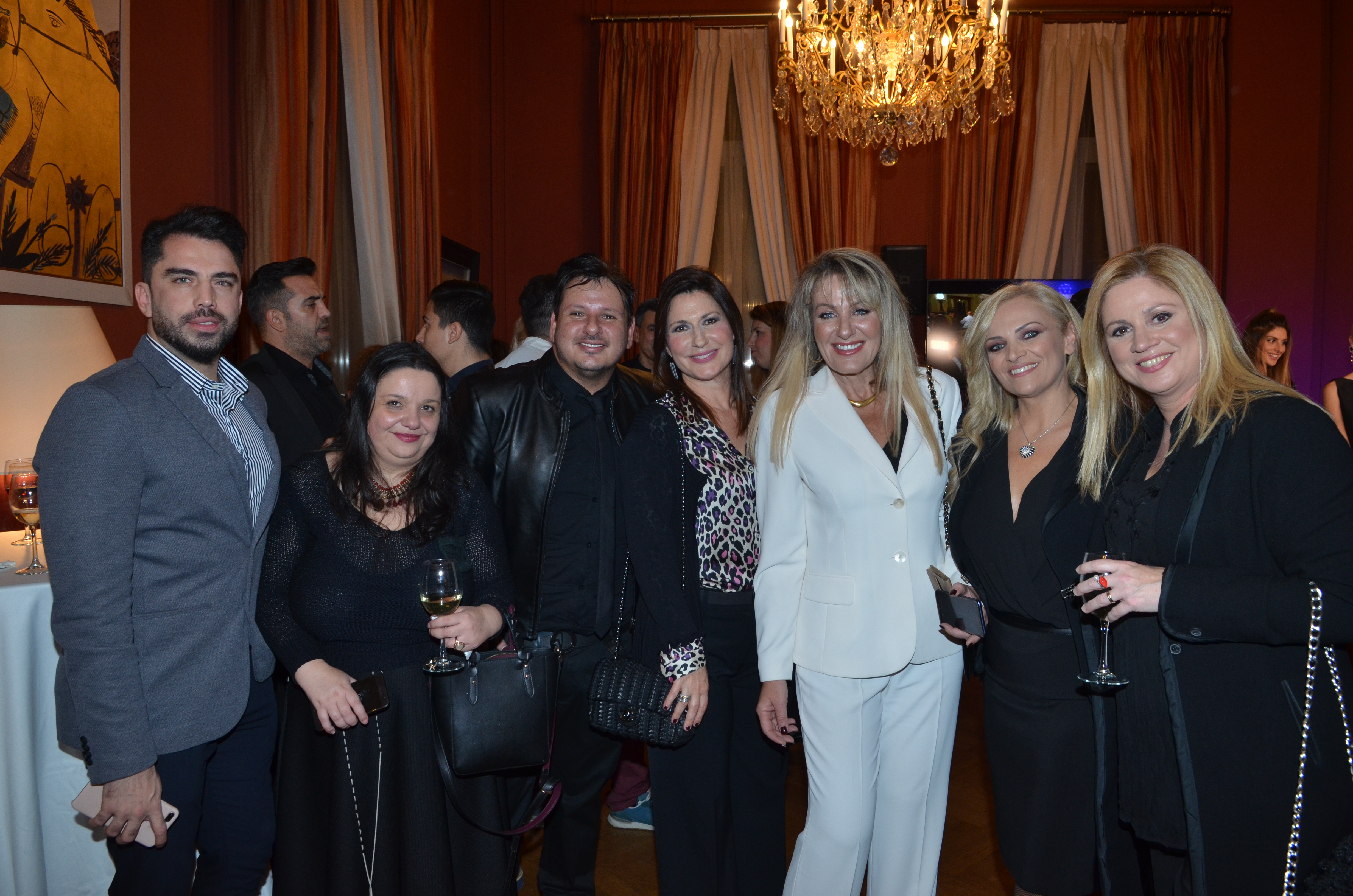 Ιάκωβος Γκόγκουα Ειρήνη Πιτσόλη Γιάννης ΒίτσαςΕιρήνη Νικολοπούλου Σίσσυ Κατσούδα Χριστίνα Λαμπίρη Αλεξία Κουλούρη.