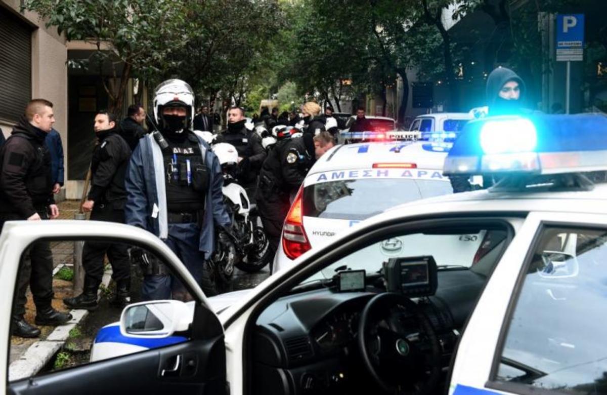 Άγριο ξύλο στην Καλλιθέα μεταξύ οπαδών Παναθηναϊκού και Ολυμπιακού [vid]