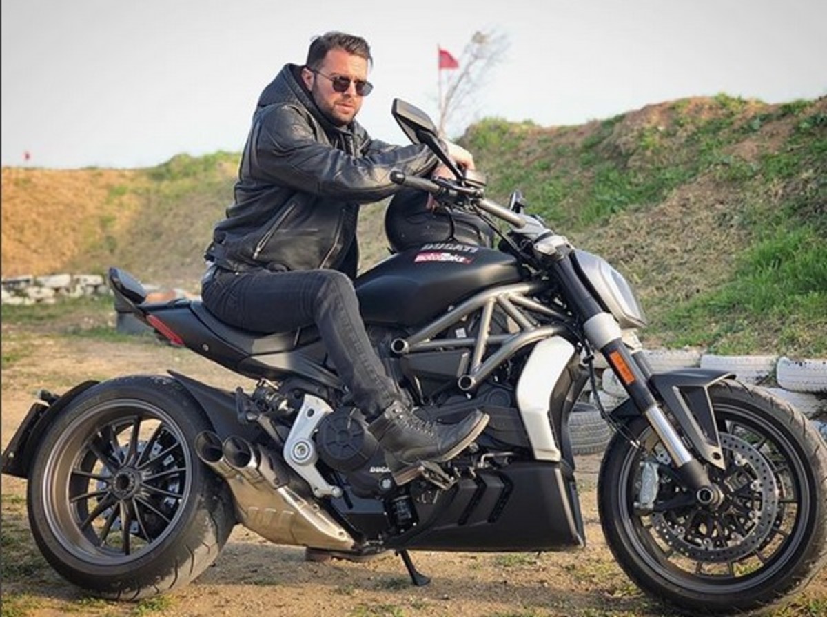 Hλίας Βρεττός: Το πρώτο μήνυμα μετά το διπλό και πολύωρο χειρουργείο!