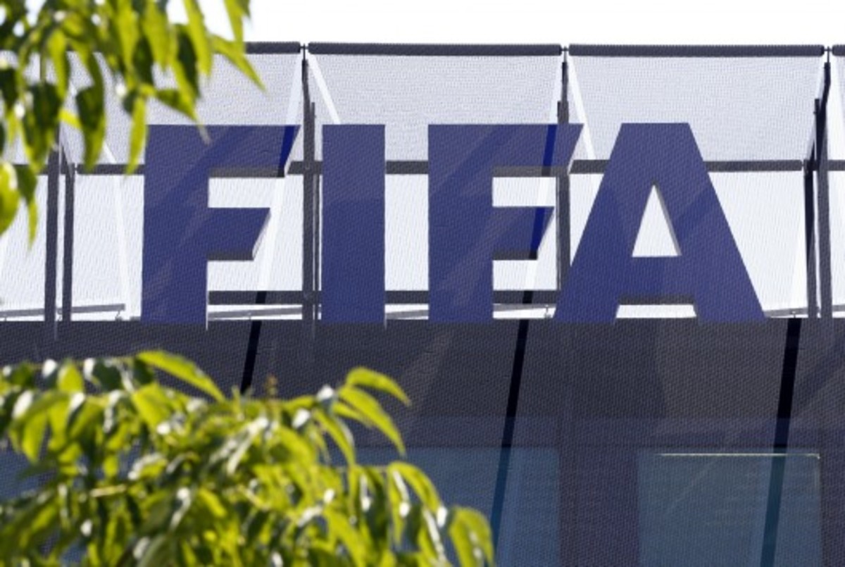 Διακοπή πρωταθλήματος: Η FIFA απειλεί με Grexit και ζητάει άμεσα μέτρα