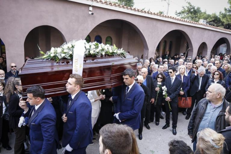 Το τελευταίο «αντίο» στον Βασίλη Μουλόπουλο [pics] – Παρών στην κηδεία ο Πρωθυπουργός