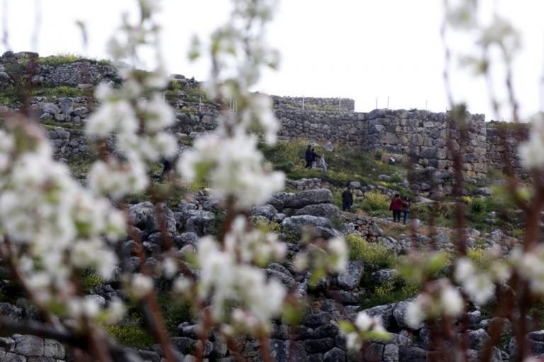 Καιρός: Ανεβαίνει το θερμόμετρο – Βροχές το μεσημέρι σε πολλές περιοχές