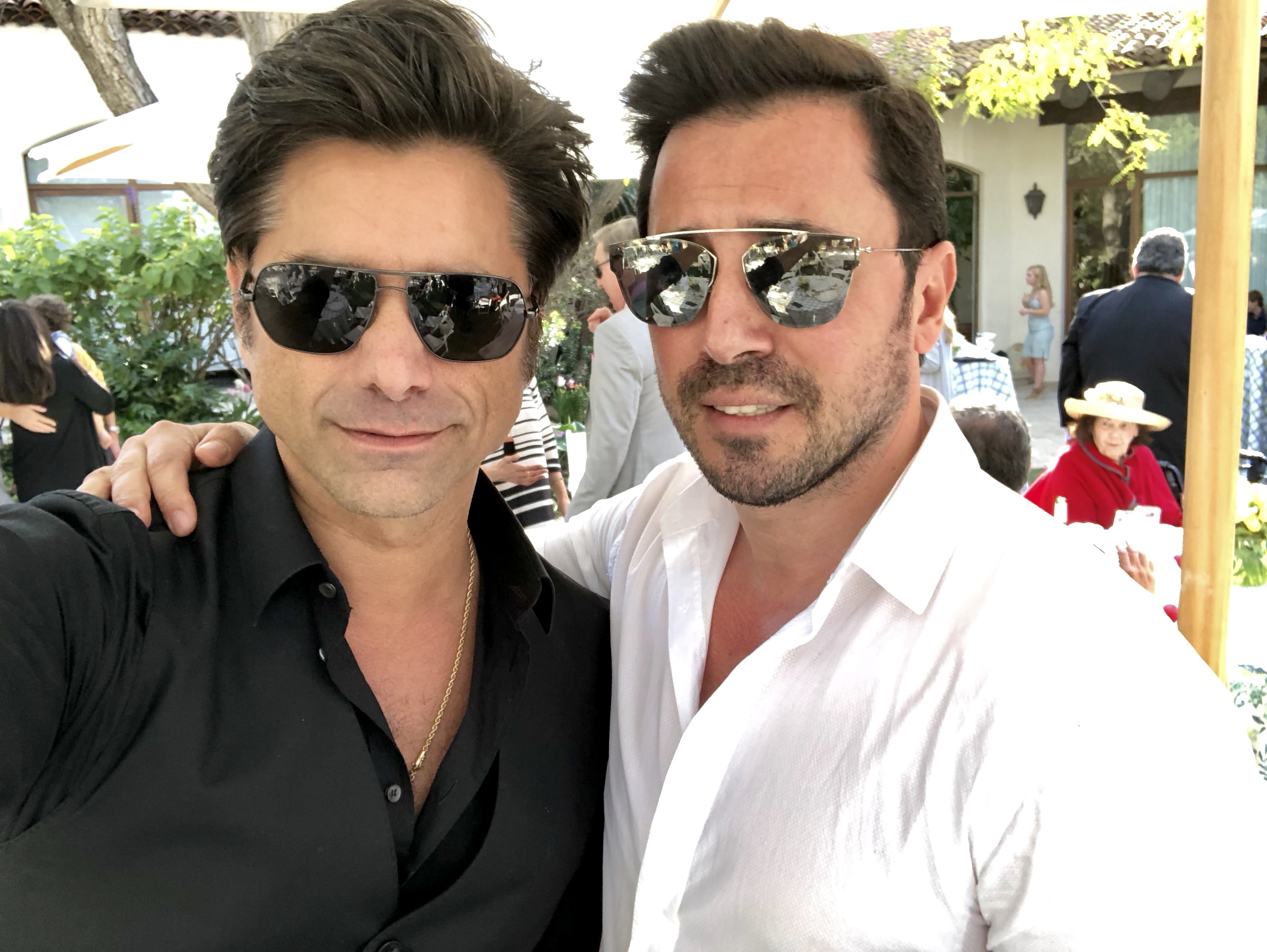 Πάσχα με την Rita Wilson και τον John Stamos γιόρτασε ο Γιώργος Σατσίδης