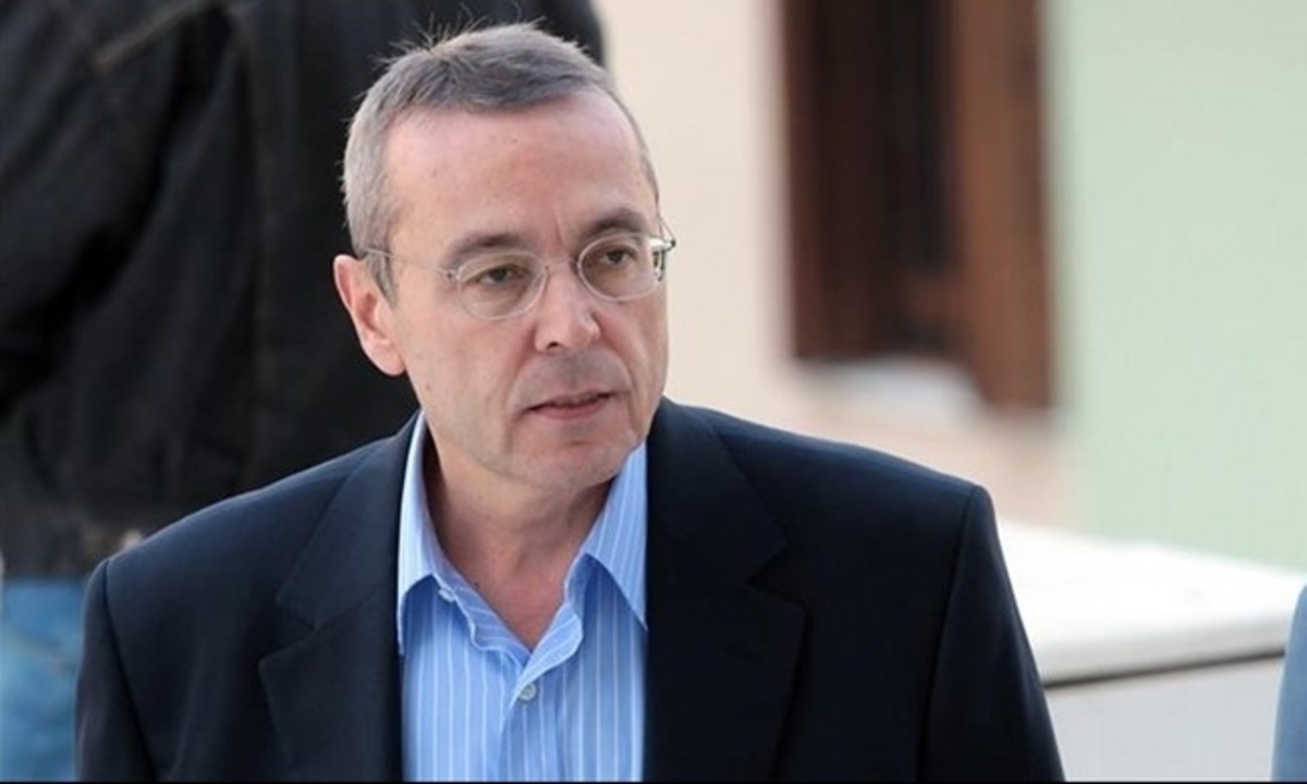 Έχασε τη βίλα του ο Αιμίλιος Λιάτσος – Στα χέρια της τράπεζας πλέον το διώροφο σπίτι του δημοσιογράφου