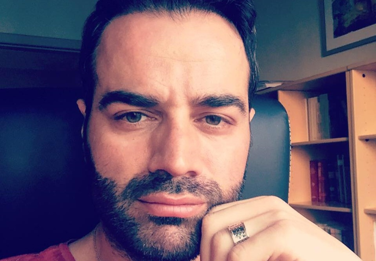 Ο δικηγόρος Καρατσιώλης ξαναχτυπά: «οι φάλαινες δεν πρόλαβαν να σουλουπώσουν το σωματάκι τους»