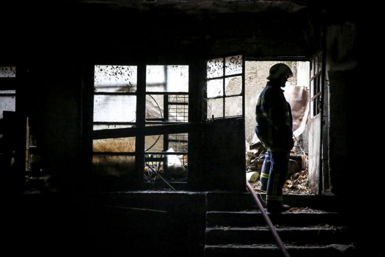 Τραγωδία στην Κυψέλη λίγο πριν την Ανάσταση: Πέθανε μέσα στο διαμέρισμα του που φλεγόταν