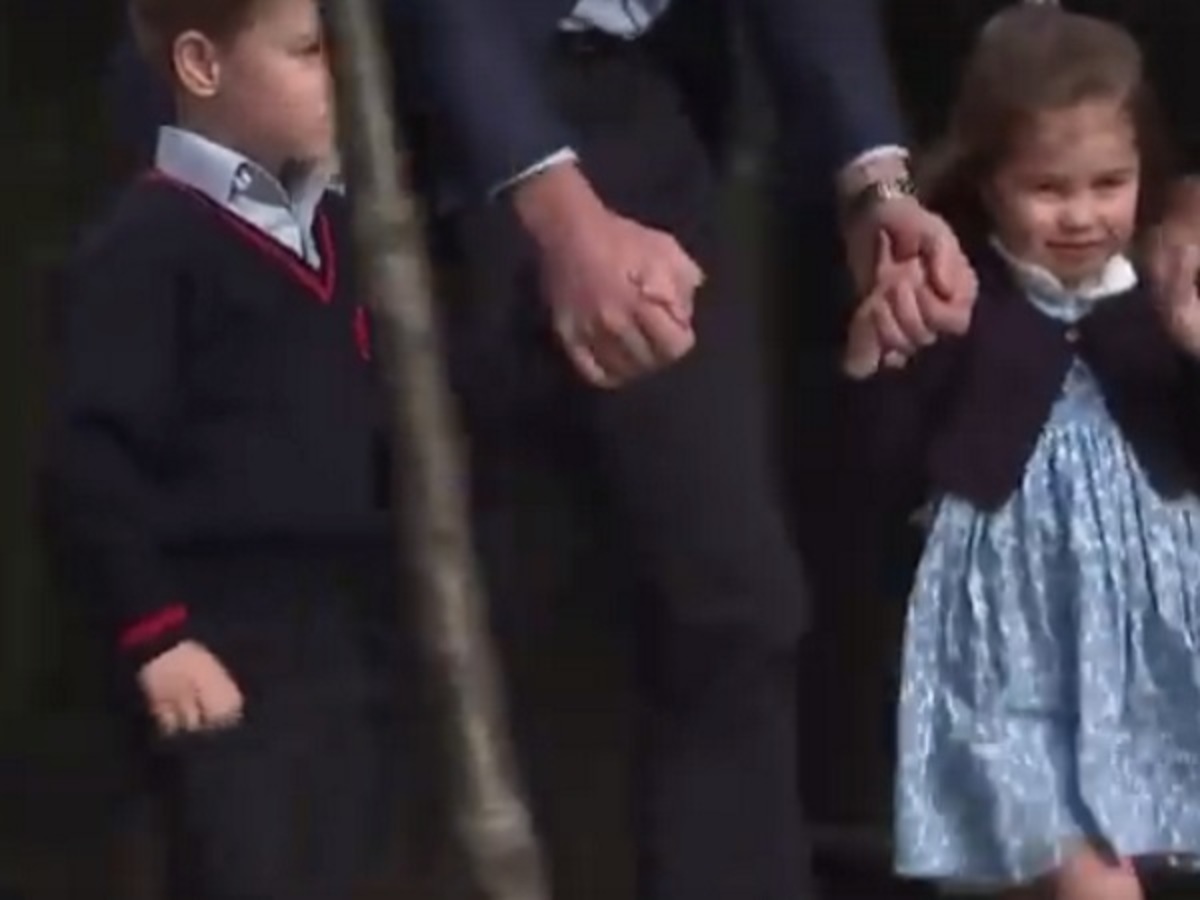 «Έλιωσαν» οι δημοσιογράφοι με την πριγκίπισσα Σάρλοτ! [vid]