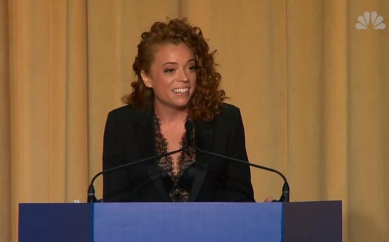 Προσοχή… σκληρές εικόνες! Η Michelle Wolf διαλύει τον Τραμπ στο δείπνο των δημοσιογράφων [vids]