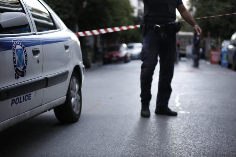 Έκρηξη σε κατάστημα στη Γλυφάδα – Το τίναξαν στον αέρα με δυναμίτη