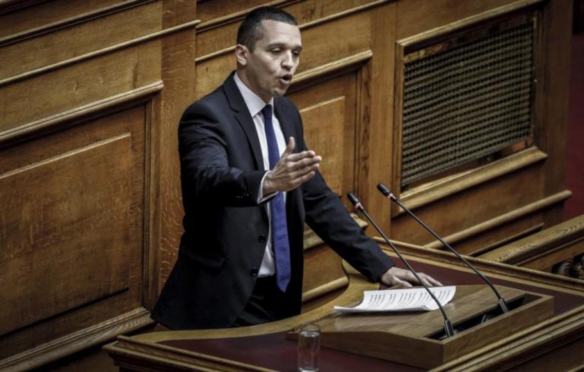 Παραληρηματικός Κασιδιάρης! «Σκιάχτρο η Χριστοδουλοπούλου» – «Σεξιστικός, νεοναζί κανίβαλος» του απάντησε