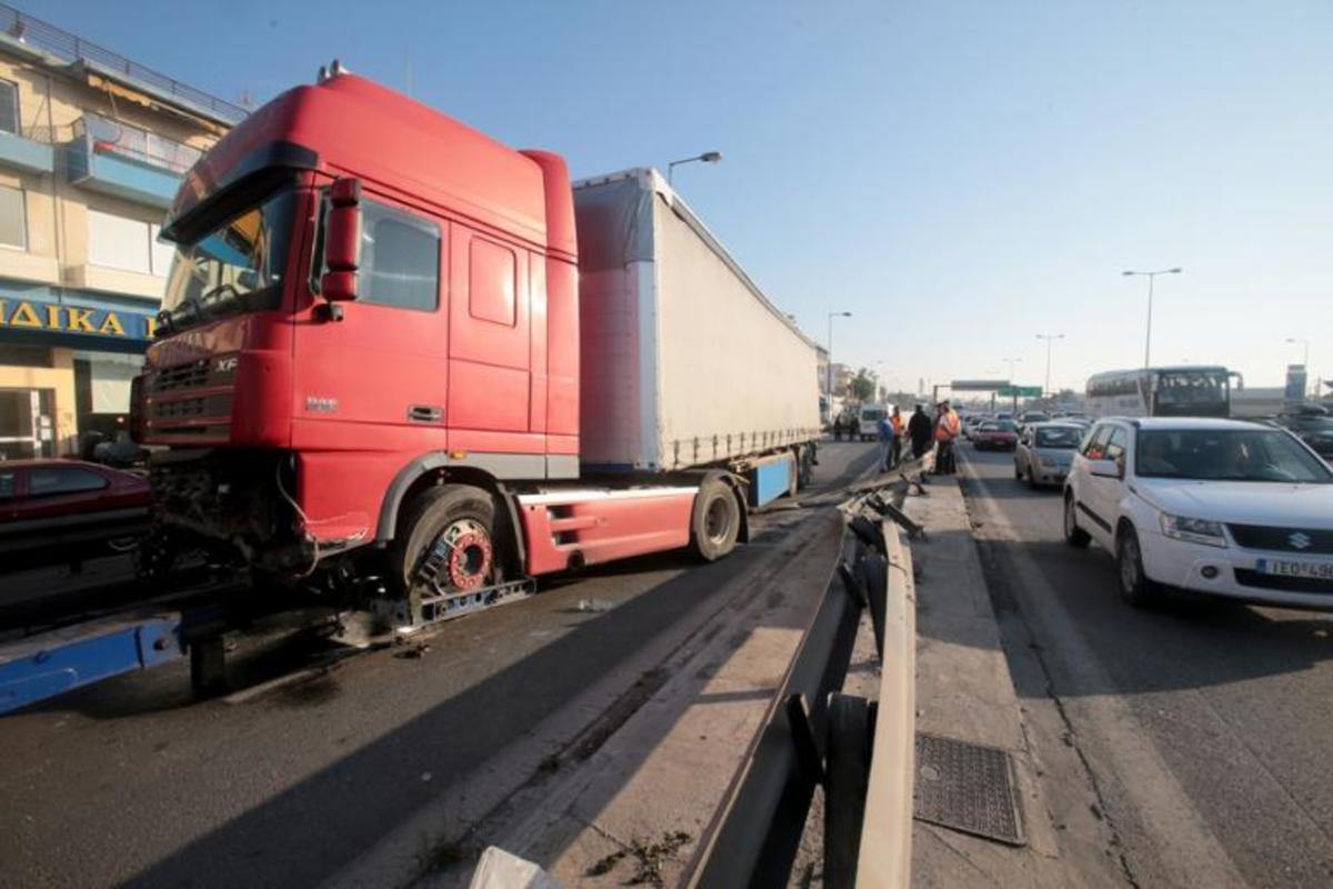 «Ήταν εμφανώς μεθυσμένος»! Σοκάρουν οι περιγραφές των αστυνομικών για το τροχαίο στον Κηφισό