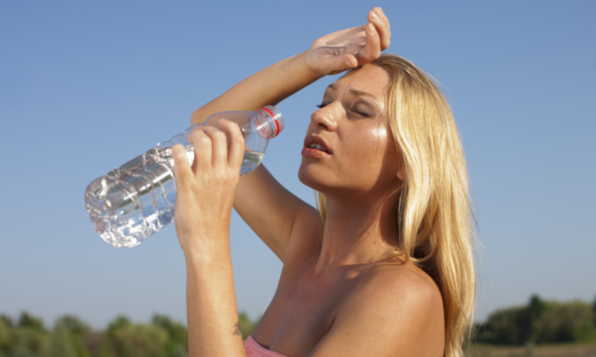 Γιατί όταν έχει πάνω από 30°C “σκάμε”, ενώ η εσωτερική μας θερμοκρασία είναι 36°C [vid]