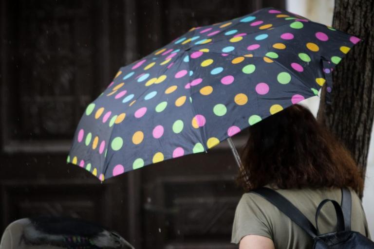 Καιρός: Ζέστη και βροχές σε όλη την Ελλάδα