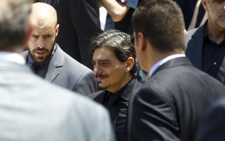Παύλος Γιαννακόπουλος: «Διαλυμένος» ο γιος του, Δημήτρης! Ανατριχιαστικά συνθήματα [pics]