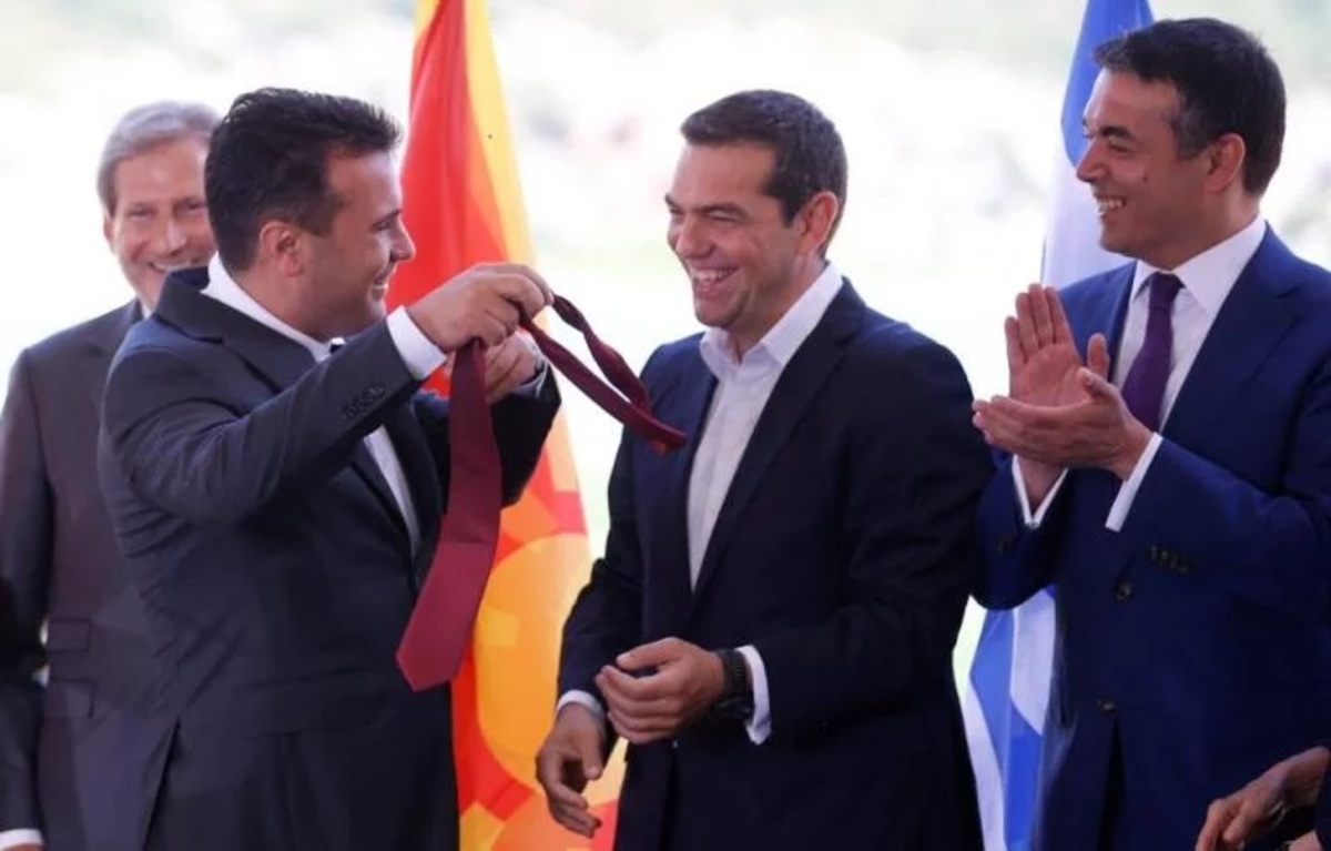 Πρέσπες: Η κίνηση Ζάεφ με την γραβάτα που αιφνιδίασε τον Τσίπρα! [vid]