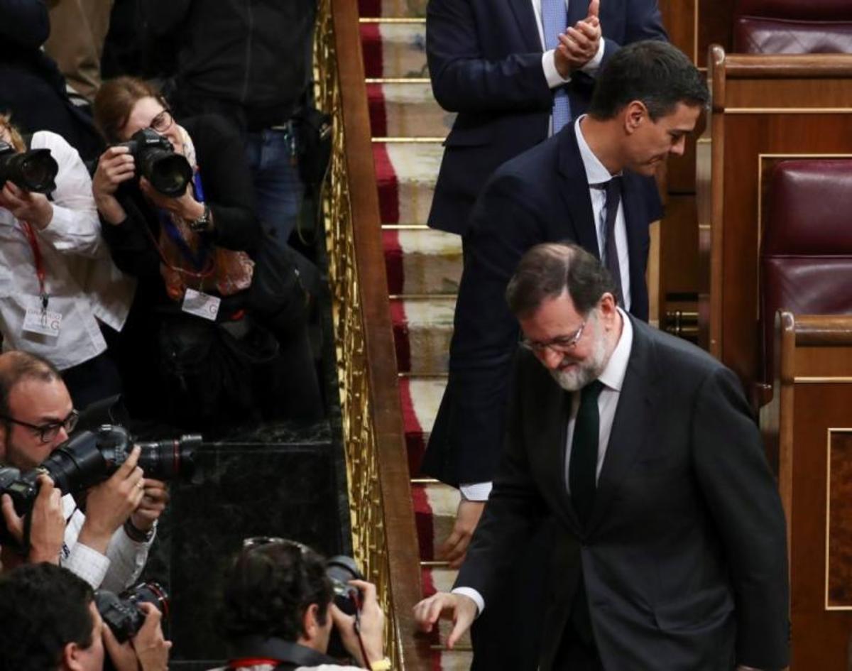 Ισπανία: Ο Ραχόι έφυγε, ο Σάντσεθ ήρθε – Υπερψηφίστηκε η πρόταση μομφής