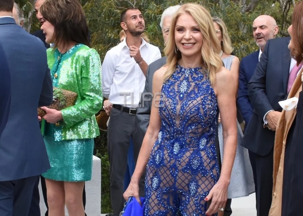 Νίκος Μουνδρέας: Συνόδευσε την Έλλη Στάη στο γάμο του γιου της [pics]