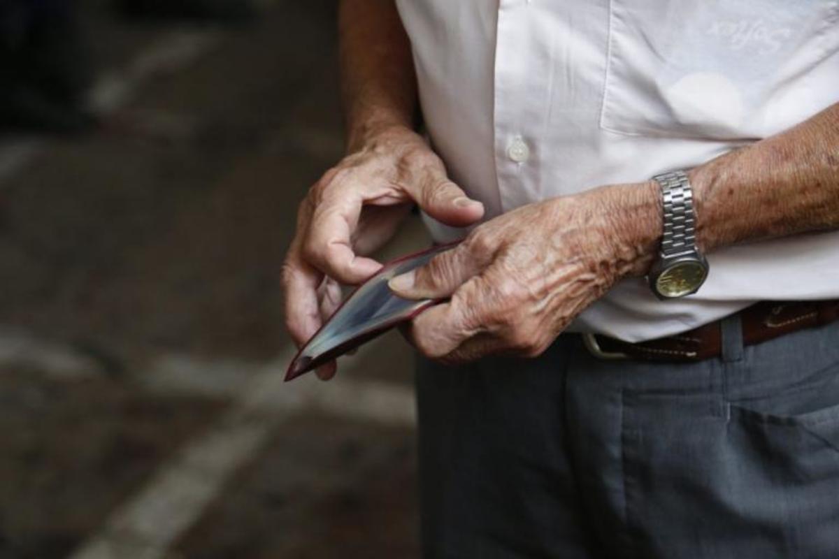 «Ταμπλάς» για χιλιάδες συνταξιούχους – Τους καλούν να πληρώσουν έξτρα φόρο