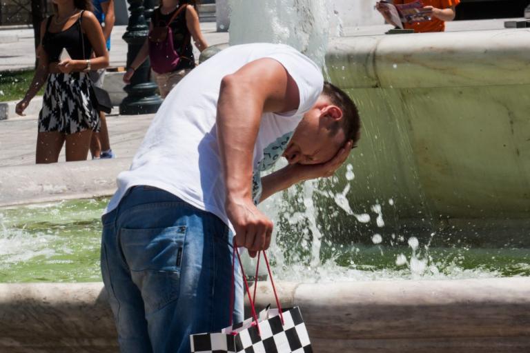 Καιρός: Καύσωνας προ των πυλών! «Εκτοξεύεται» ο υδράργυρος το επόμενο τριήμερο