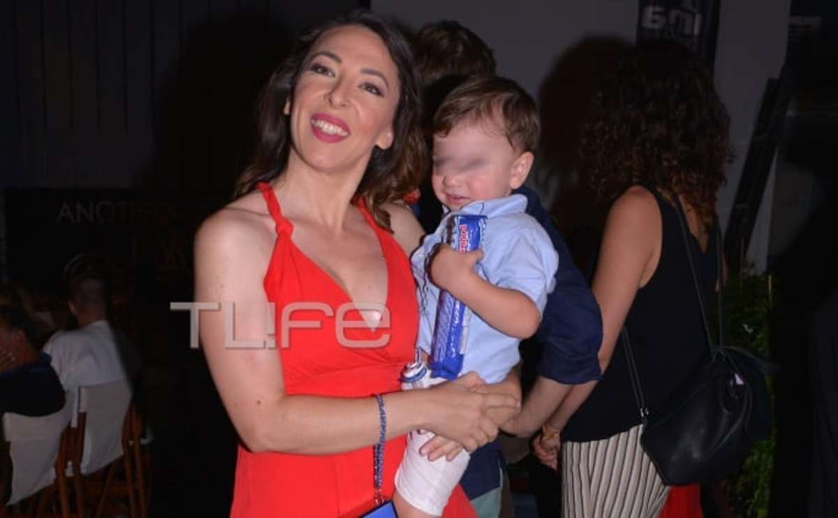 Αλίκη Κατσαβού – Φοίβος Βουτσάς: Απόλαυσαν στη σκηνή τον Κώστα Βουτσά! [pics]