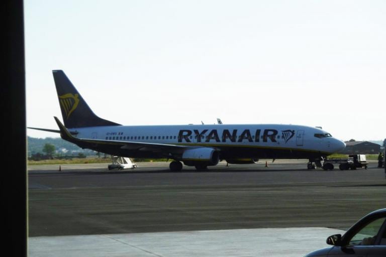 Η πτήση… του τρόμου – 33 επιβάτες της Ryanair στο νοσοκομείο! Αναγκαστική προσγείωση στην Φρανκφούρτη
