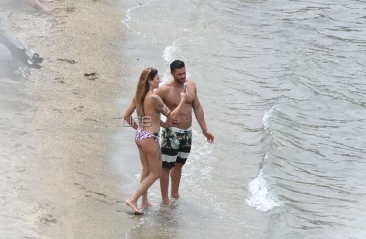 Ευρυδίκη Βαλαβάνη – Κωνσταντίνος Βασάλος: Κάνουν θαλάσσια σπορ στην Τήνο! [pics]