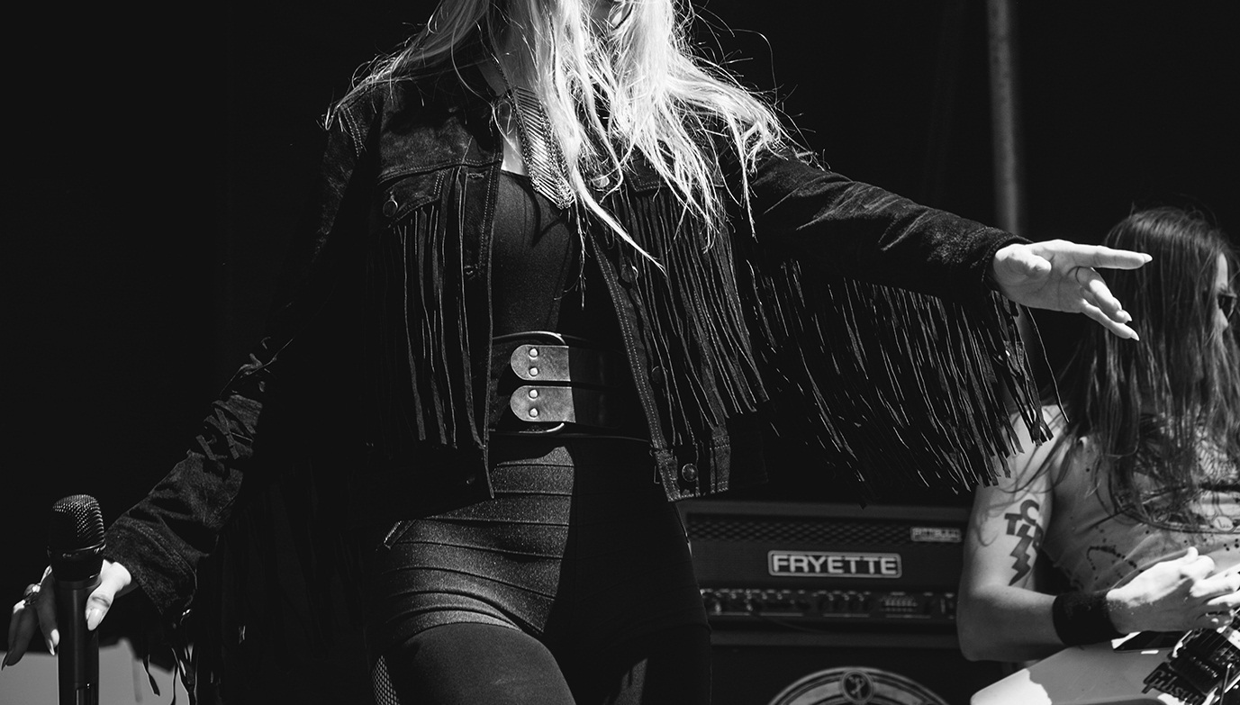 Αυτοκτόνησε γνωστή τραγουδίστρια στα 42 της χρόνια