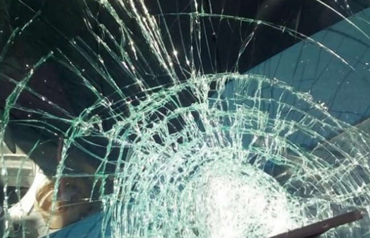 Σεισμός: Οι εικόνες καταστροφής μετά τα 4,9 Ρίχτερ – Ρωγμές σε σπίτια και κατολισθήσεις σε Τρίκαλα και Καρδίτσα [pics, video]