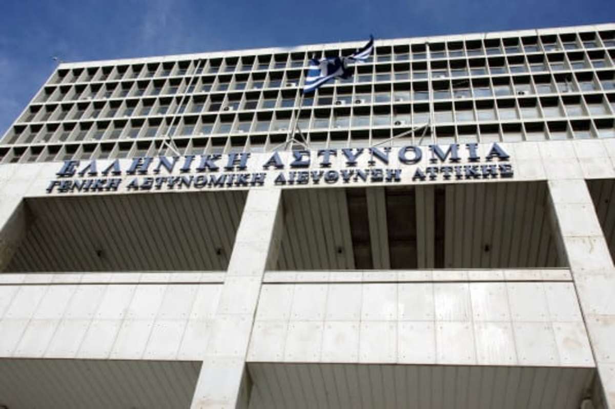 Ανακρίνονται 8 άτομα για την επίθεση στου Φιλοπάππου – Θρίλερ με τον θάνατο του 25χρονου στα βράχια