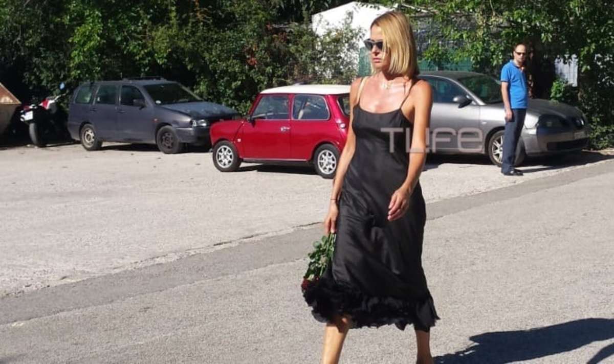 Ανείπωτη θλίψη στην κηδεία της Ρίκας Βαγιάνη – Πλήθος κόσμου στο τελευταίο αντίο [pics]