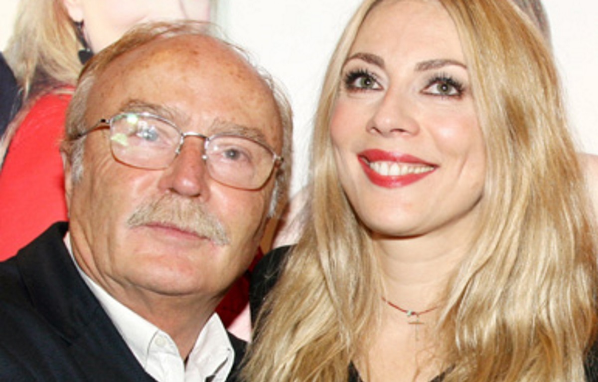 Σμαράγδα Καρύδη