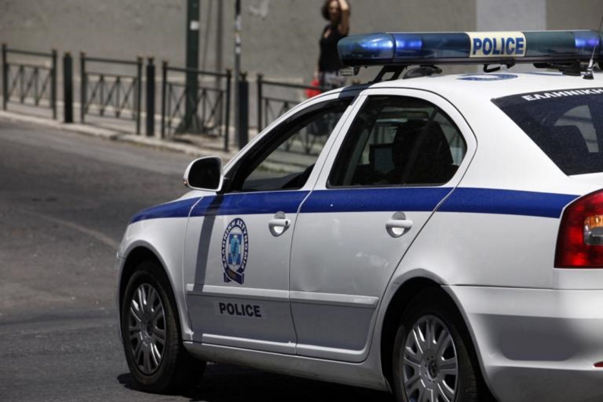 Θρίλερ στον Πειραιά! Μπούκαρε σε σπίτι και απείλησε 17χρονη κοπέλα με όπλο – Ανθρωποκυνηγητό για την σύλληψη του δράστη