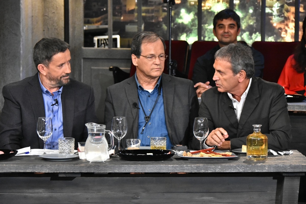 Στην υγειά μας ρε παιδιά: Αφιέρωμα στον Μάνο Ελευθερίου