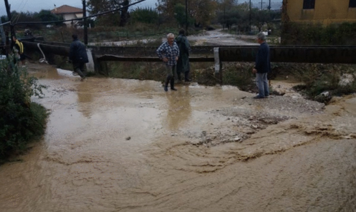Καιρός: Αποκομμένα 6 χωριά στα Άγραφα λόγω της “Πηνελόπης” – “Πνίγηκε” χωριό στο Αγρίνιο – Οι πρώτες εικόνες καταστροφής