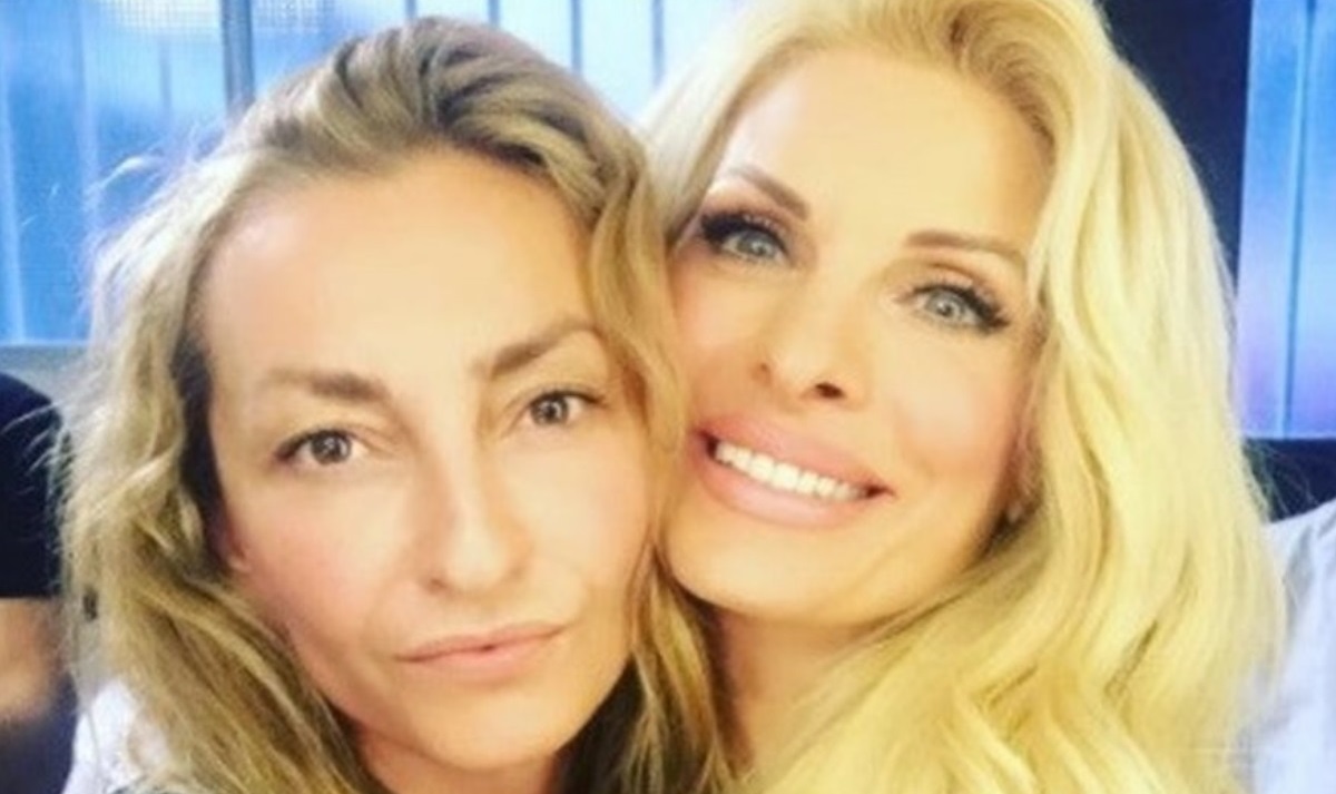 Η αποκάλυψη της Ρούλας Ρέβη για το photoshop σε φωτογραφία της Ελένης Μενεγάκη – «Τους το πέταξε στα μούτρα…»