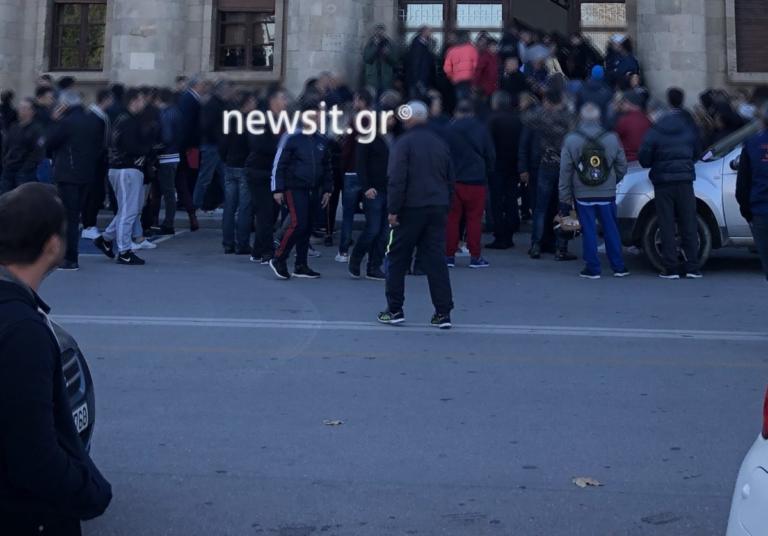 Ελένη Τοπαλούδη: Βράζει η Ρόδος! Στη φυλακή οι δύο νεαροί για τη δολοφονία – Τους φυγάδευσαν λόγω του εξαγριωμένου πλήθους