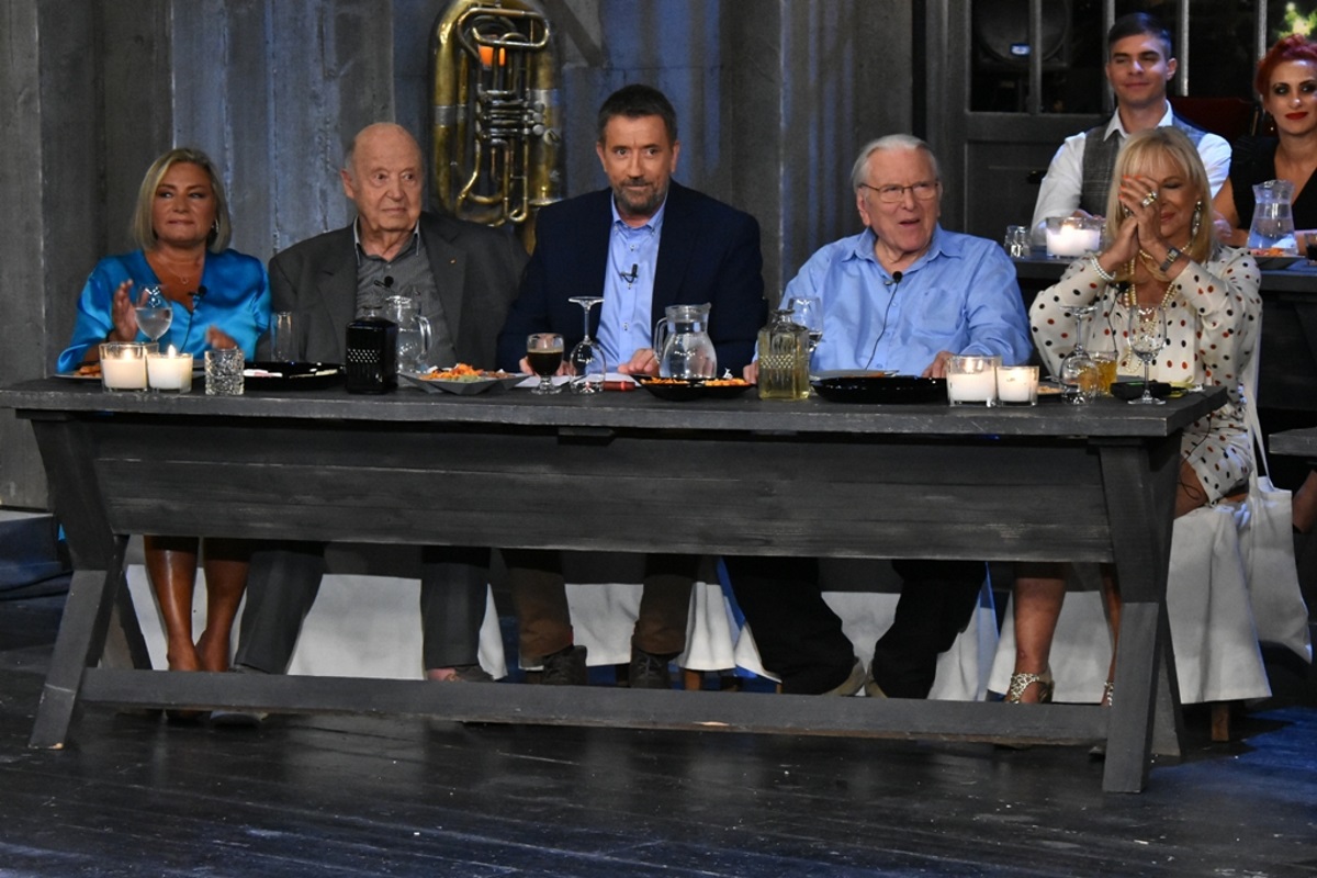 Στην υγειά μας ρε παιδιά