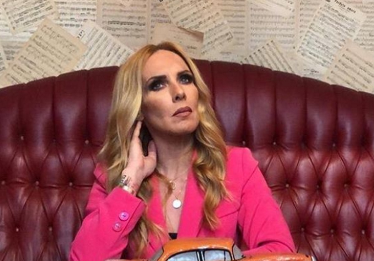 Εβελίνα Παπούλια