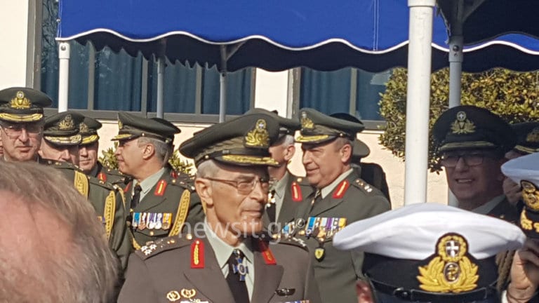 Νέα αδιαθεσία για το νέο Α/ΓΕΣ – Αποχώρησε πριν ολοκληρωθεί η τελετή! [video]