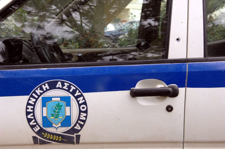 Ληστές «ισοπέδωσαν» θέατρο στο Φάληρο – “Μπούκαραν” με φορτηγό