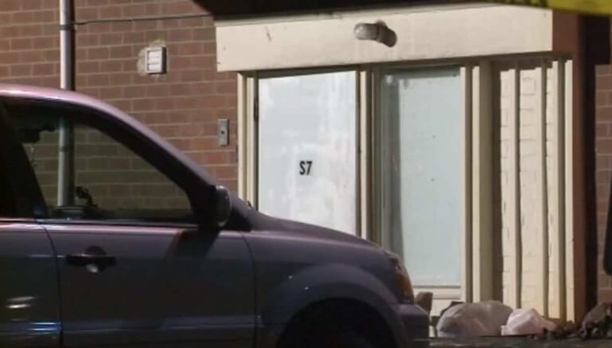 Αδιανόητη φρίκη! 45χρονη μαζί με την κόρη της σκότωσαν πέντε μέλη της οικογένειας