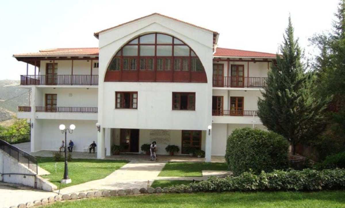 Καλάβρυτα: «Άκυρο» λόγω… ομοφυλοφιλίας από το Γηροκομείο! Εισαγγελική παρέμβαση